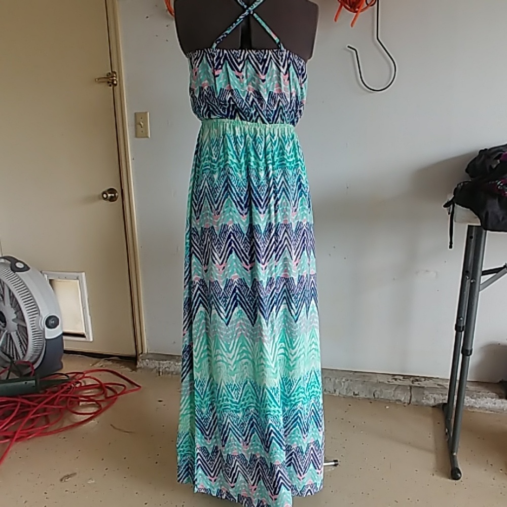 Dress - Picture 2 of 2